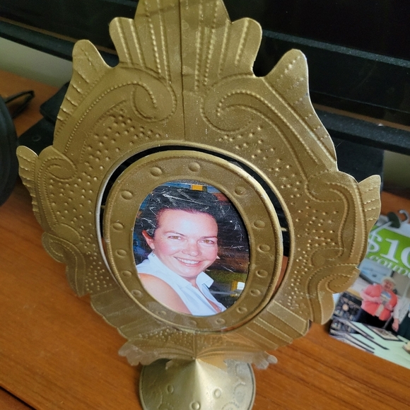 Very Unique Hand Crafted Punched Tin Gold Pictire Frame One Of A Kind - Picture 9 of 9